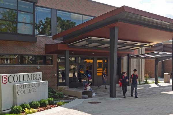 Школа-пансіон Columbia International College | Гамільтон, Канада