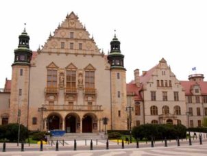 Adam Mickiewicz University | Польща